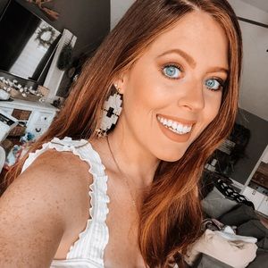 Meet your Posher, Jasmine